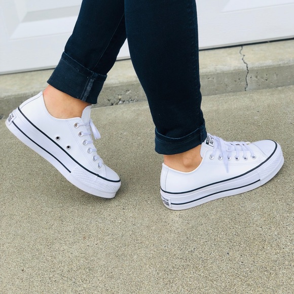 chuck taylor all star platform low top